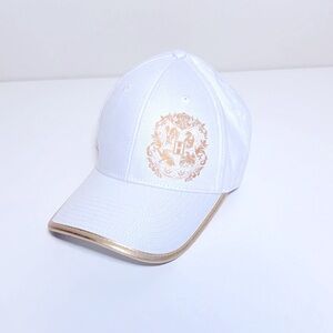 💚Universal Studios Women’s White Gold Ball Cap with Hogwarts Crest Adult Size